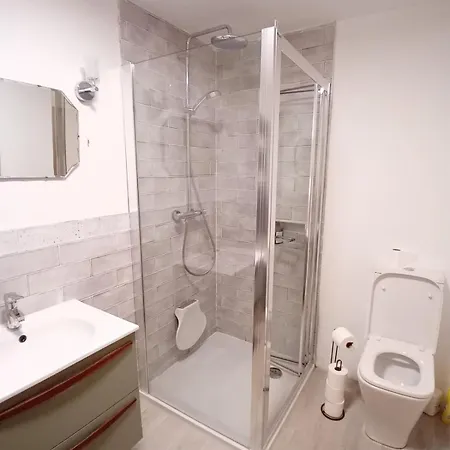 Apartment Upper East Wing In Richmond House *