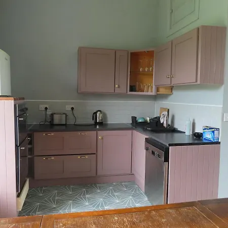 Upper East Wing In Richmond House *