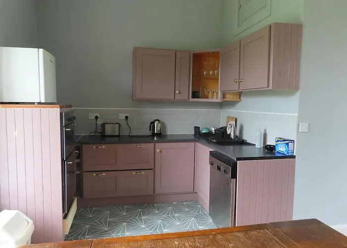 Upper East Wing In Richmond House *