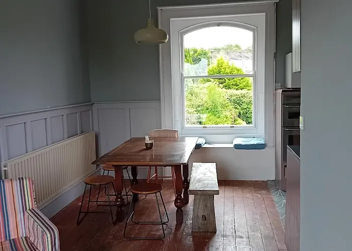 Upper East Wing In Richmond House